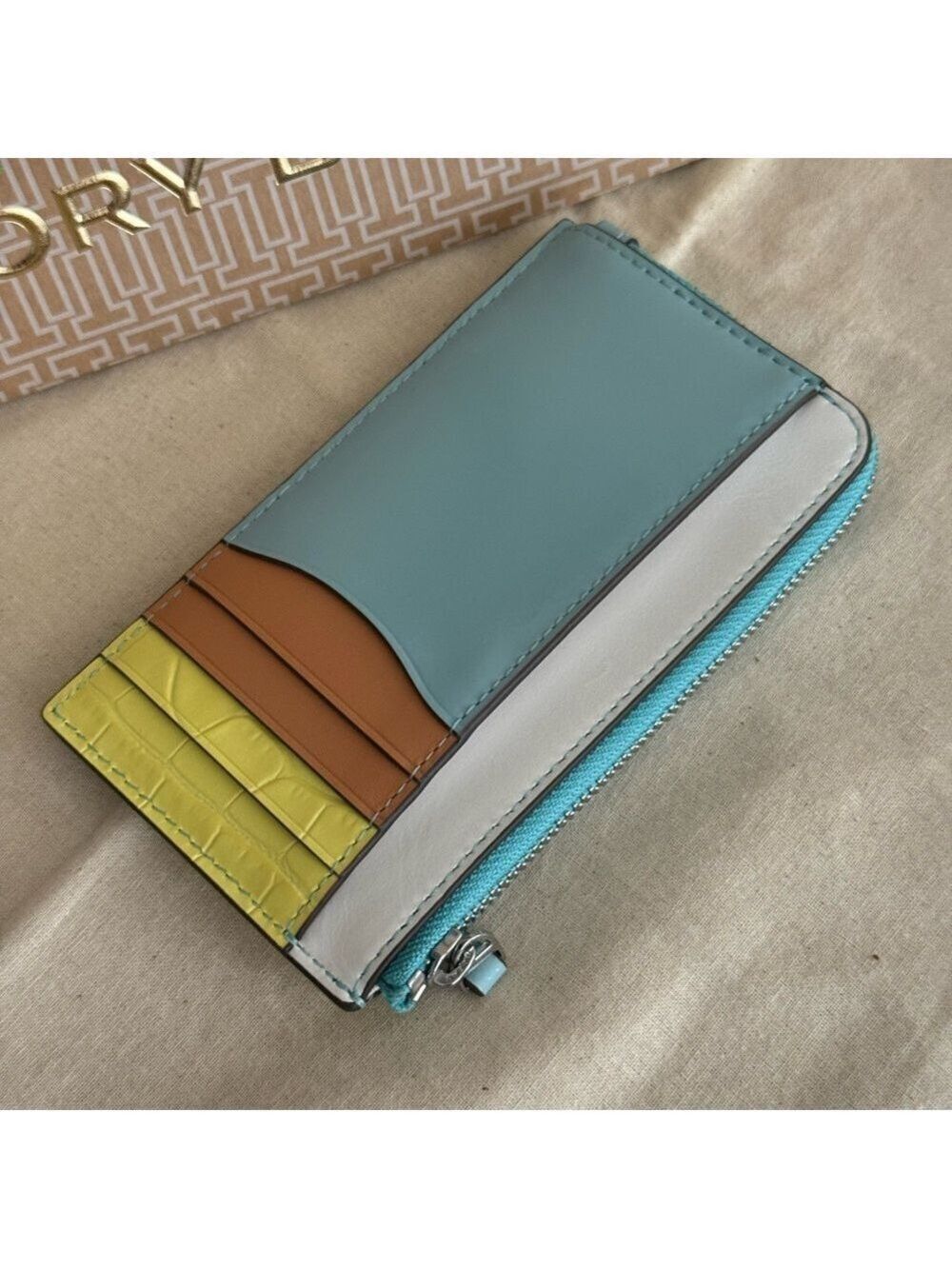 New ๐ Tory Burch Blake leather multi color Card Holder - Picture 3 of 6